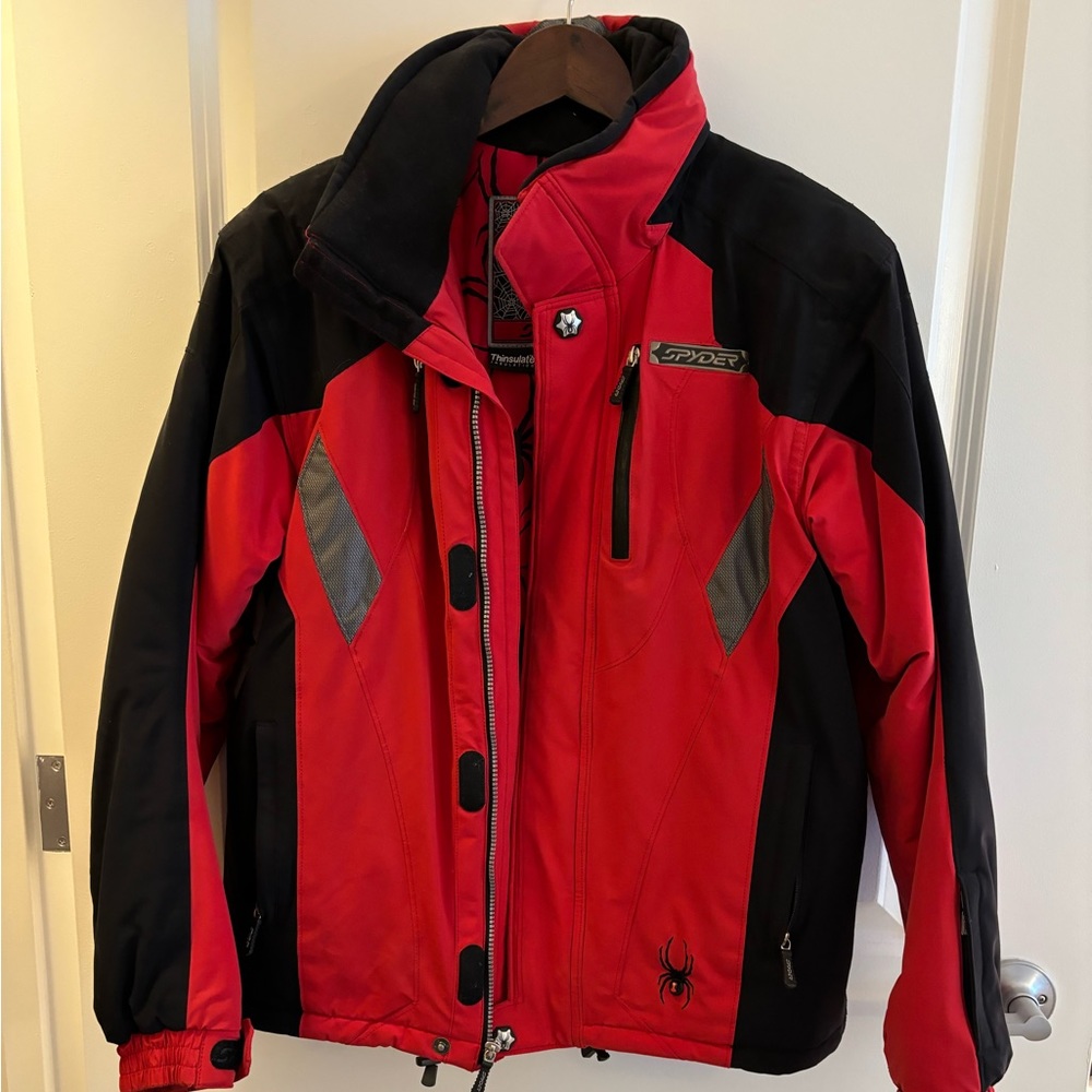 Kid’s Spyder Ski/Snowboard Jacket. Size Kid’s 18.